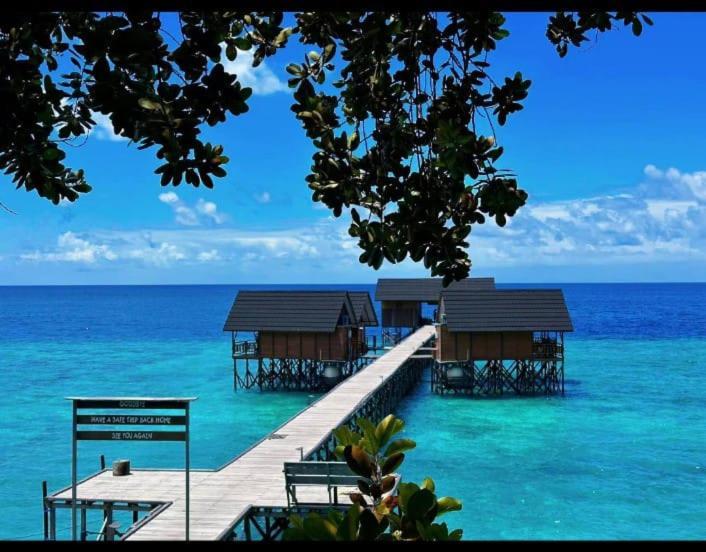 Maratua Dive Center And Lodge Maratua Island Bagian luar foto