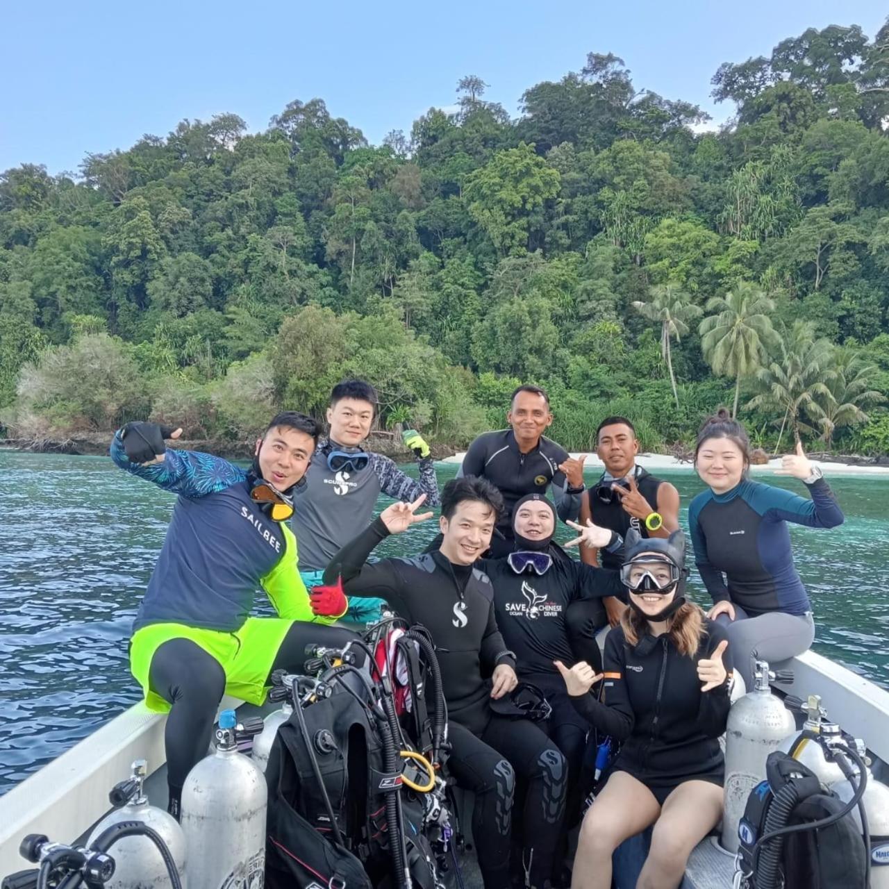 Maratua Dive Center And Lodge Maratua Island Bagian luar foto