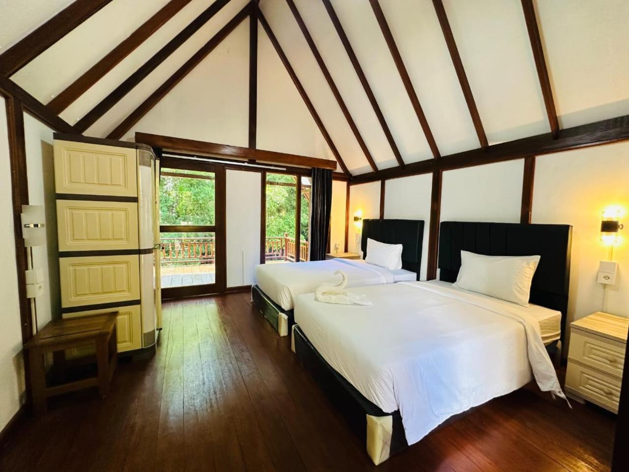 Maratua Dive Center And Lodge Maratua Island Bagian luar foto